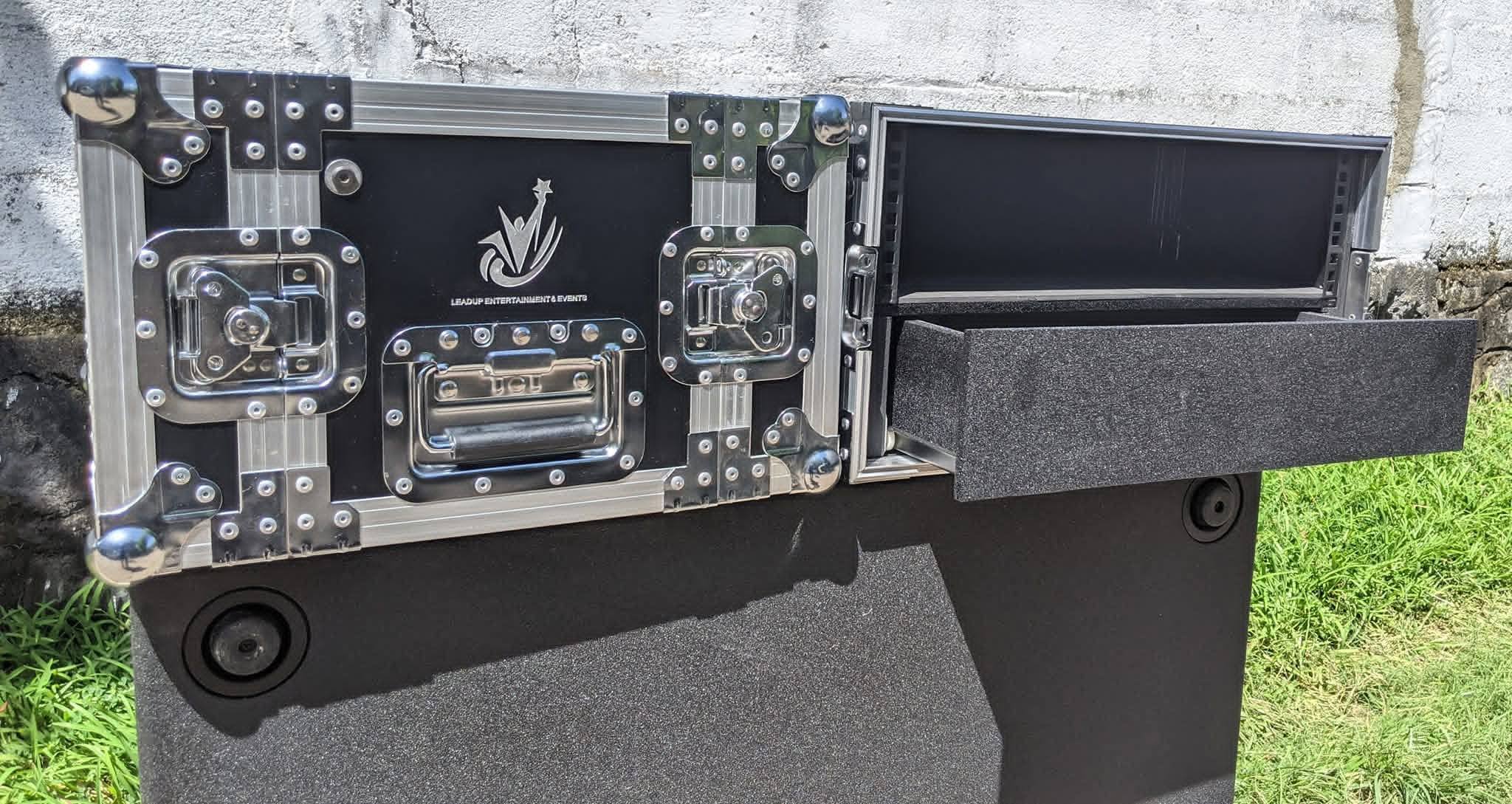 Broadcasting Rack Unit